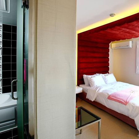 Q Hotel Паджу Екстериор снимка