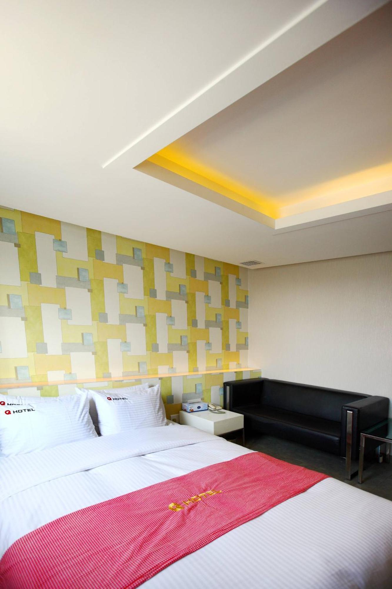 Q Hotel Паджу Екстериор снимка