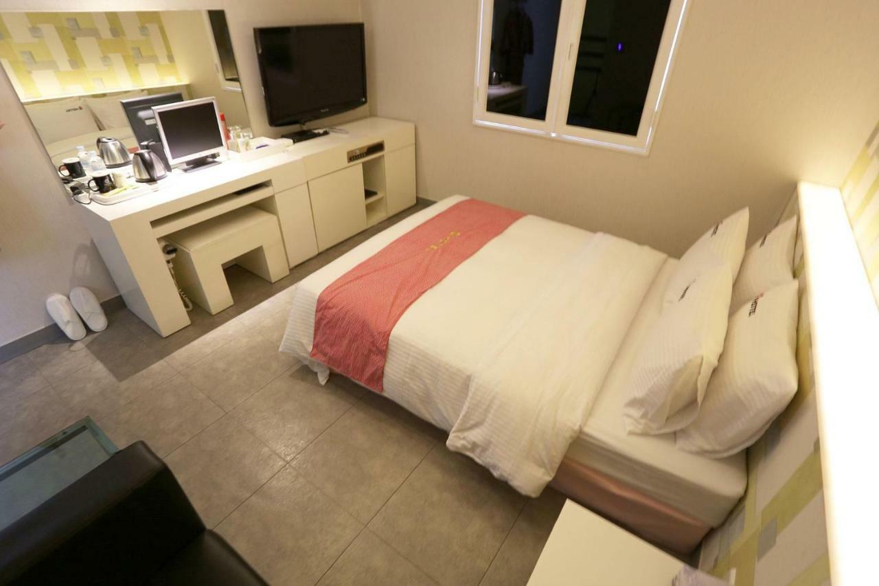Q Hotel Паджу Екстериор снимка