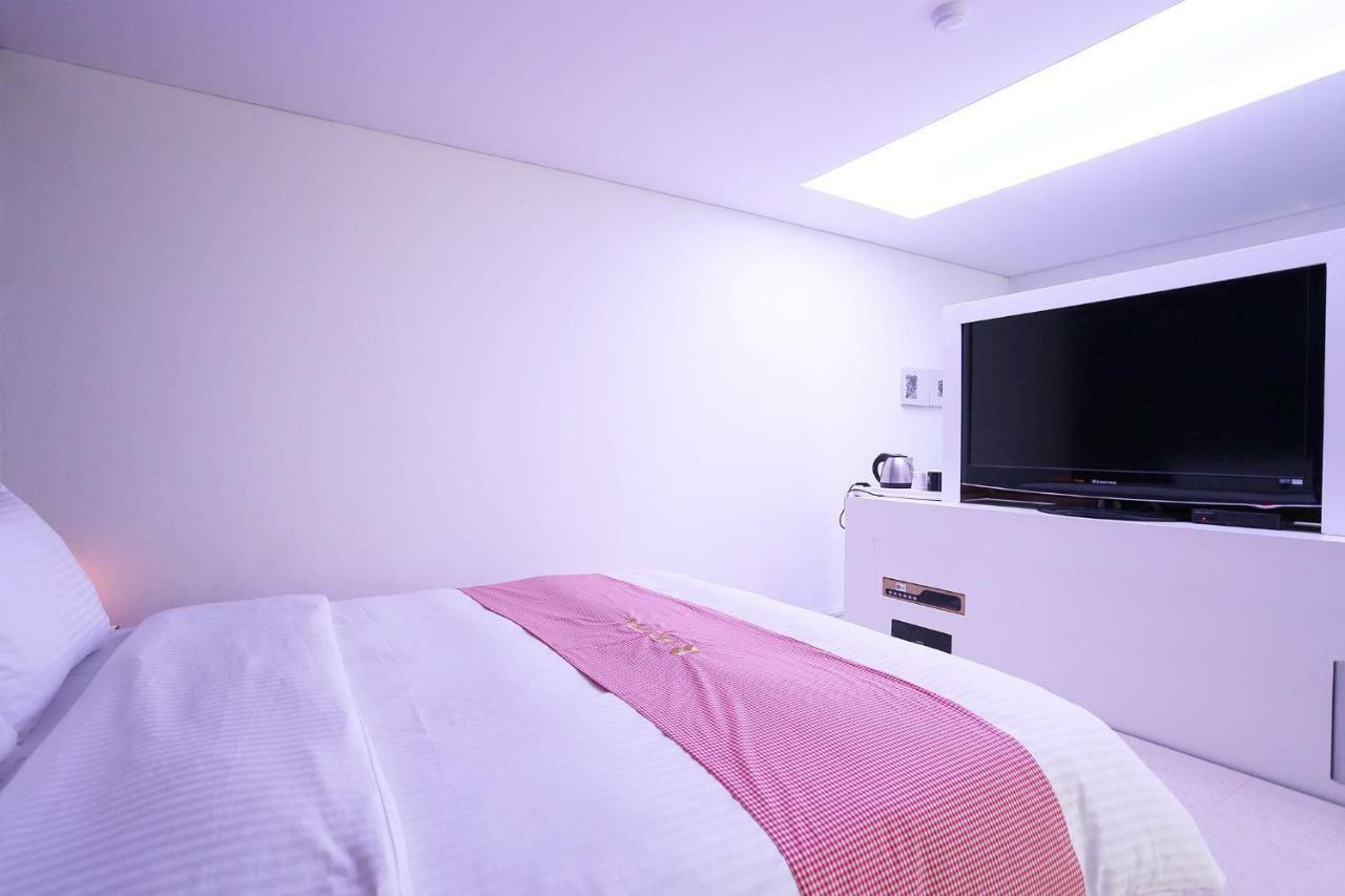 Q Hotel Паджу Екстериор снимка